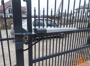 Автоматика для распашных ворот и видеодомофон 