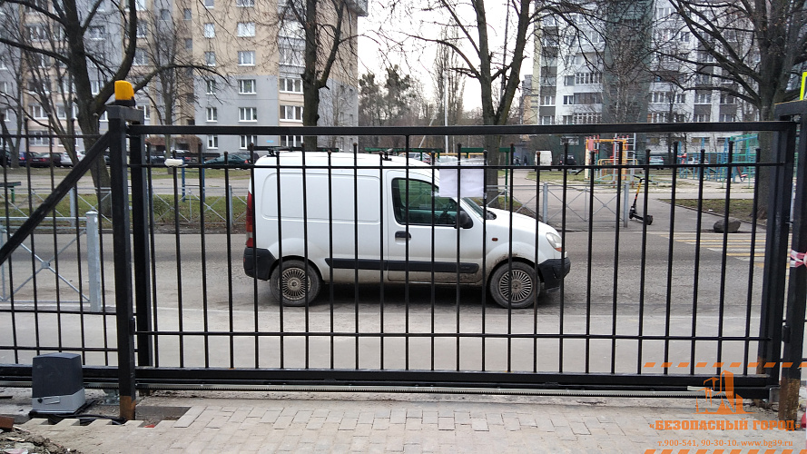 Установка автоматики для откатных ворот на школу