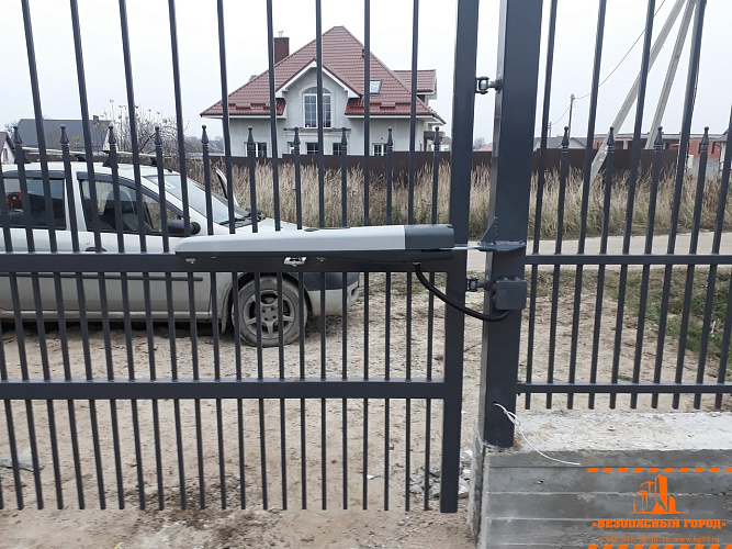 Автоматика для распашных ворот и видеодомофон