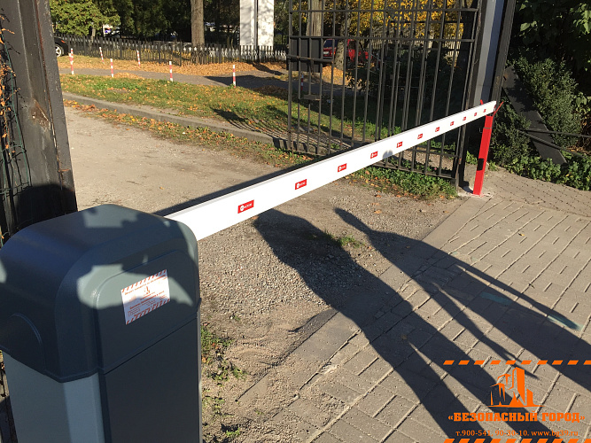 4-метровый шлагбаум на автоцентр