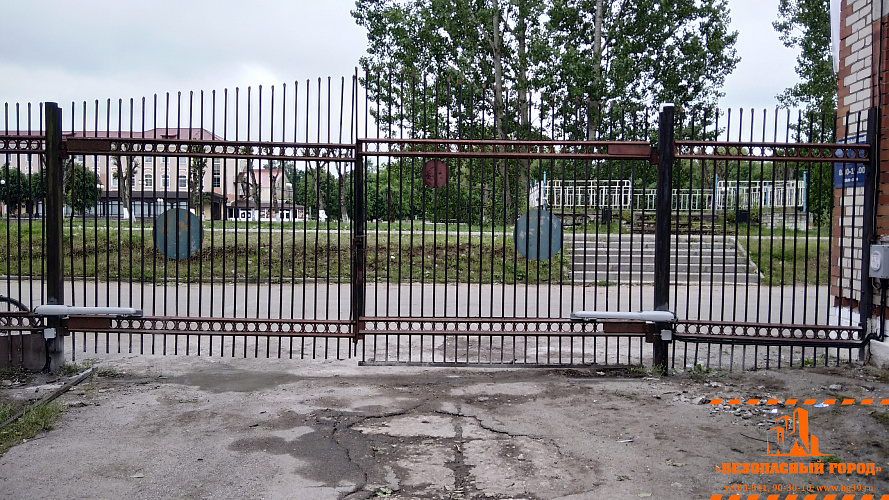 Установка автоматики для распашных ворот в Гусеве