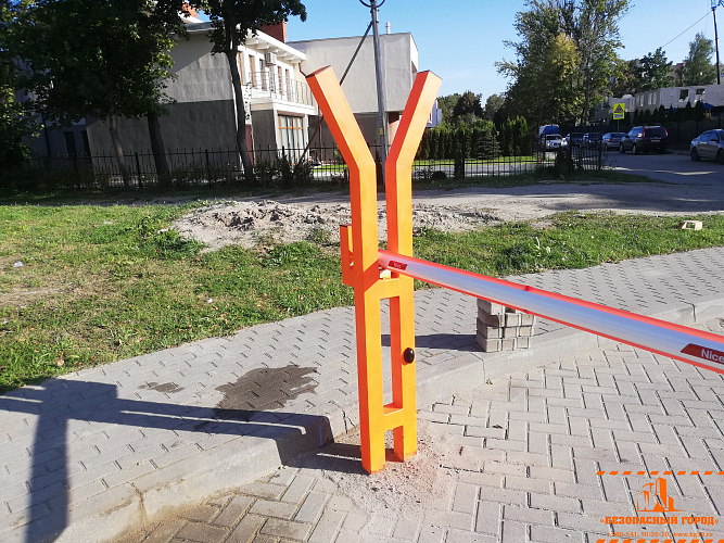 Установка шлагбаума на многоквартирный дом